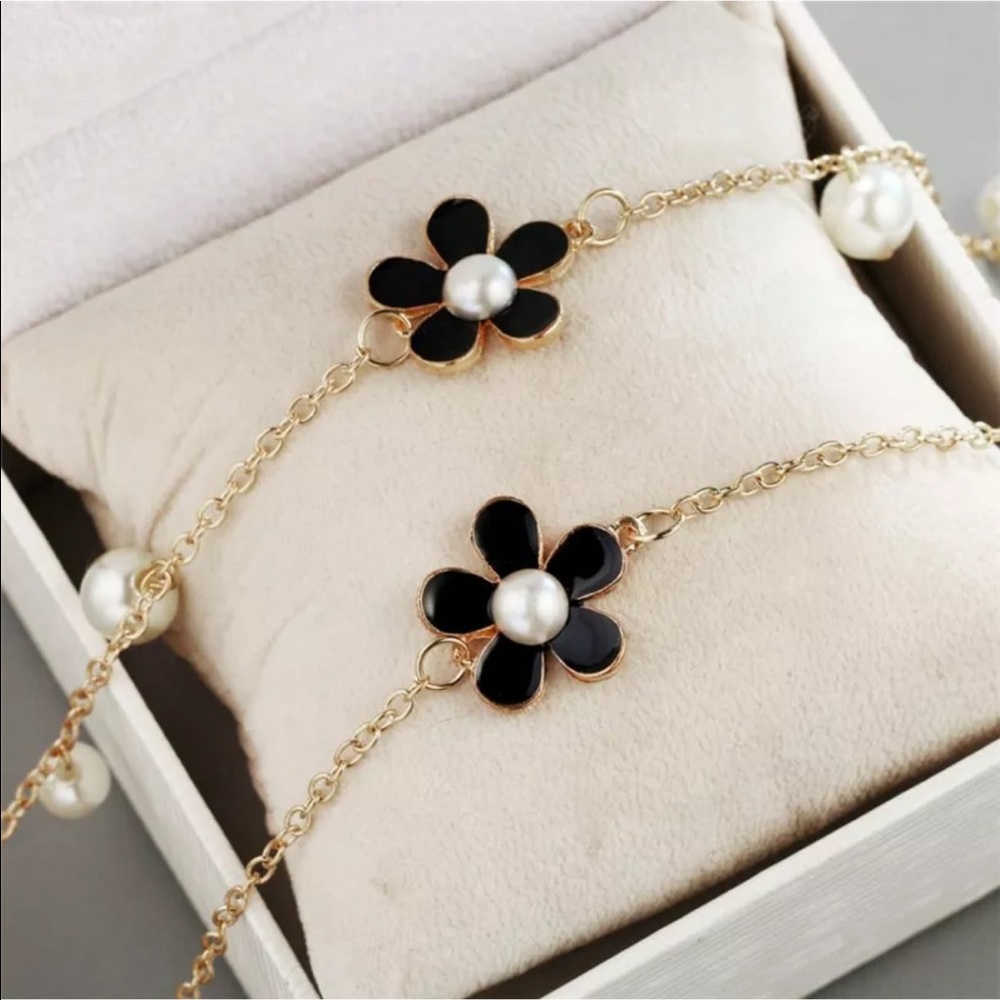 Chain pearl flower coco necklace CC design - Picture 6 of 8